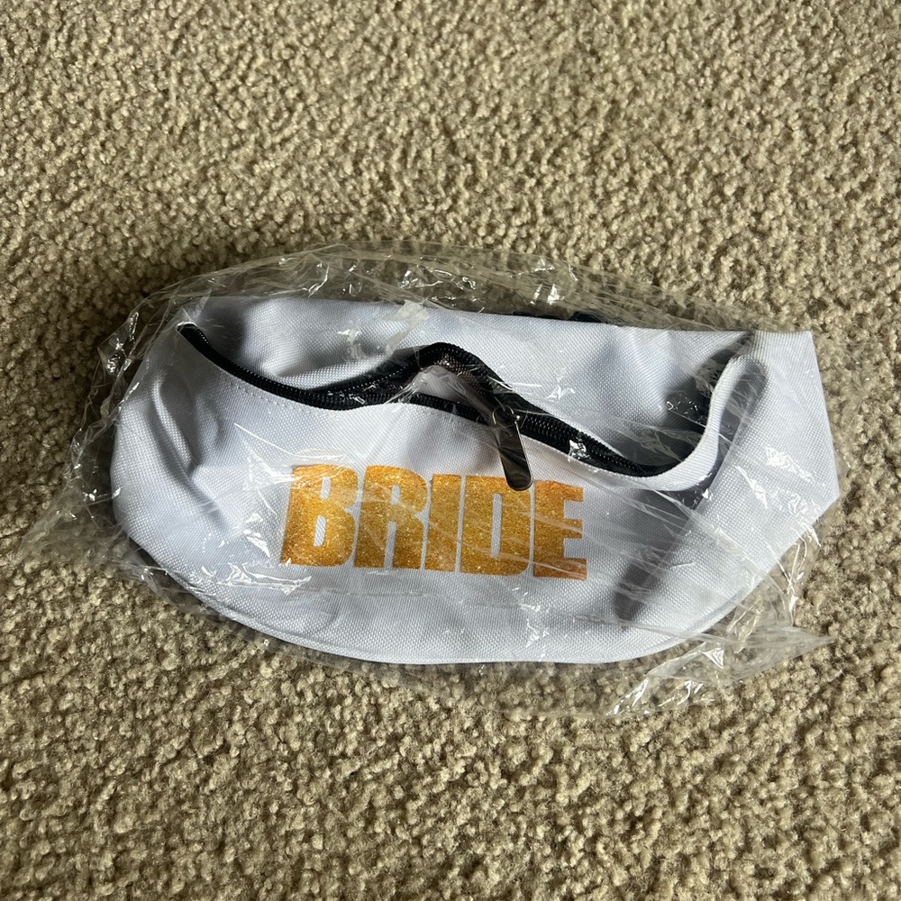 Amazon Bride Cosmetic Fanny pack Bag in White and Gold